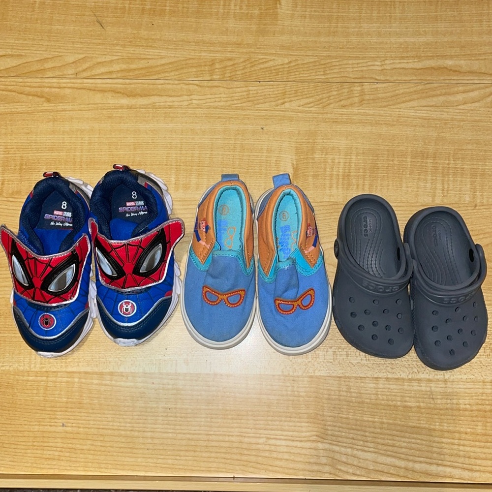 3 pair toddler size 8 shoes good condition